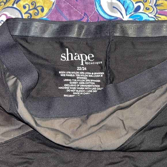 Medium Hold Shapewear - Picture 3 of 3